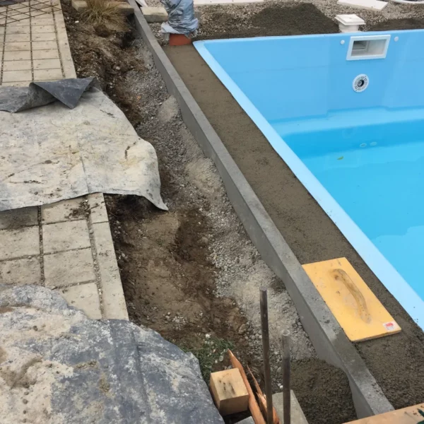 Deutschlandweite Schwimmbadbau Begleitung auf der Baustelle